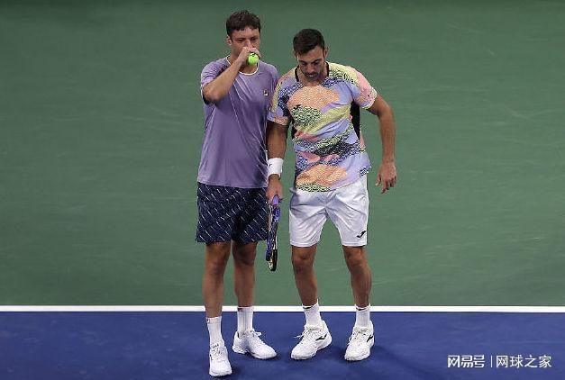 萨巴八胜富家女，阿尼娃逆转大坂，莱巴炒教练，名宿患癌拉杯换将