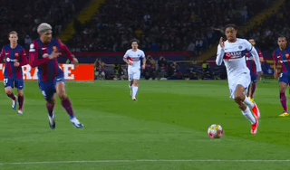 PP电子(中国)-哈维：红牌改变了比赛，裁判表现灾难级