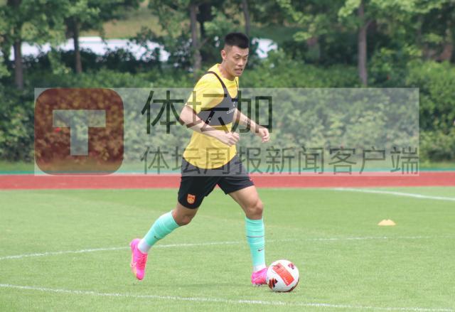 PP电子(中国)-​谭龙：希望能发挥老队员作用 给韩国队制造点麻烦