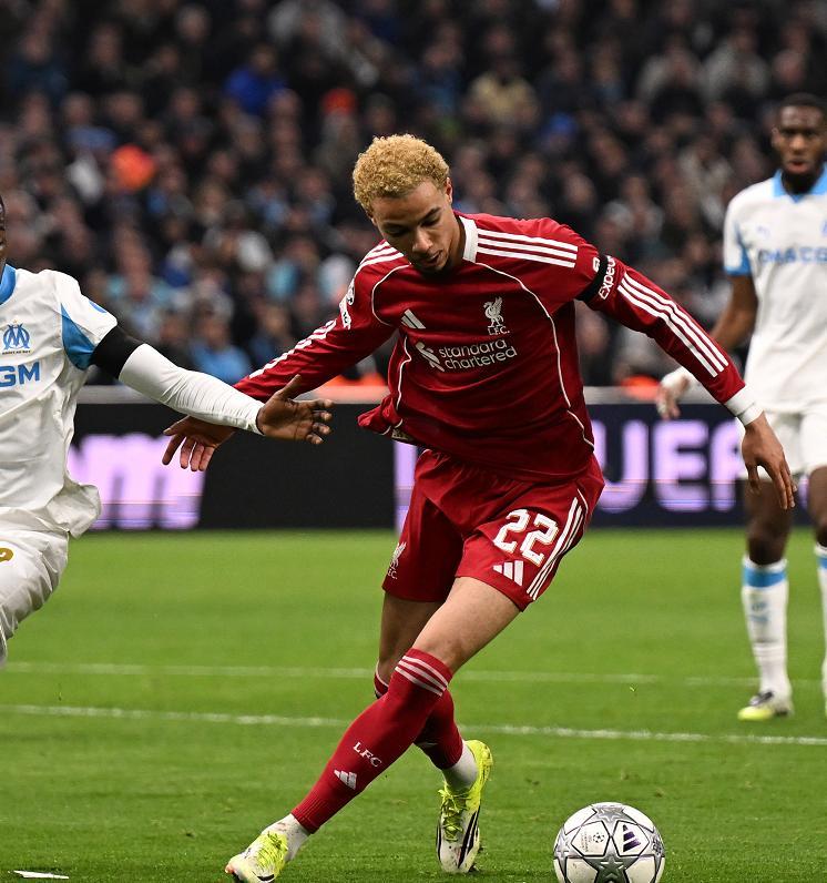 PP电子(中国)-索博任意球破僵局，萨拉赫回归铁卫造乌龙，利物浦3-0完胜马赛