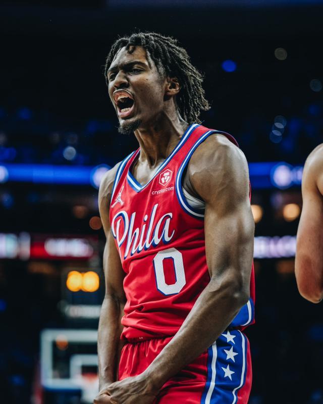 PP电子(中国)-哈帝缺阵还能浇灭热火 马克西少年英雄点燃费城