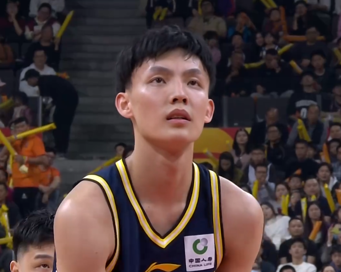 PP电子(中国)-广东3消息!徐杰伤情更新,杜锋遭外援指控,朱芳雨引援目标曝光