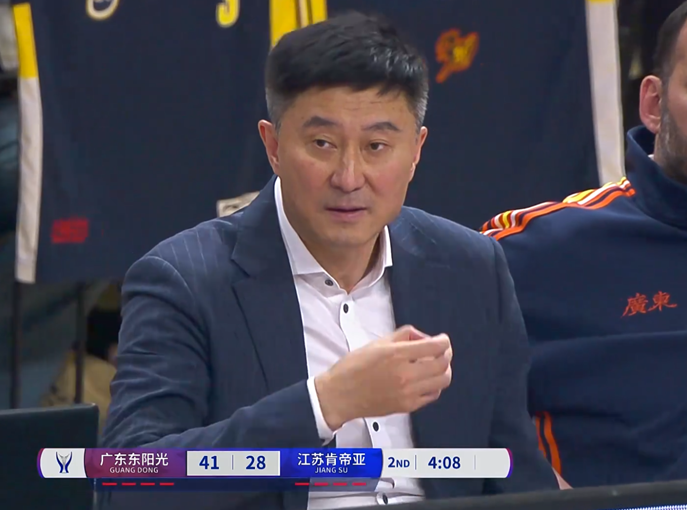 PP电子(中国)-广东3消息!徐杰伤情更新,杜锋遭外援指控,朱芳雨引援目标曝光