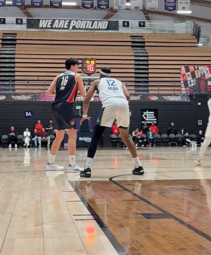 PP电子(中国)-杨瀚森11+12+3+2帽:创G联赛生涯第二低 无缘率混音19分逆转