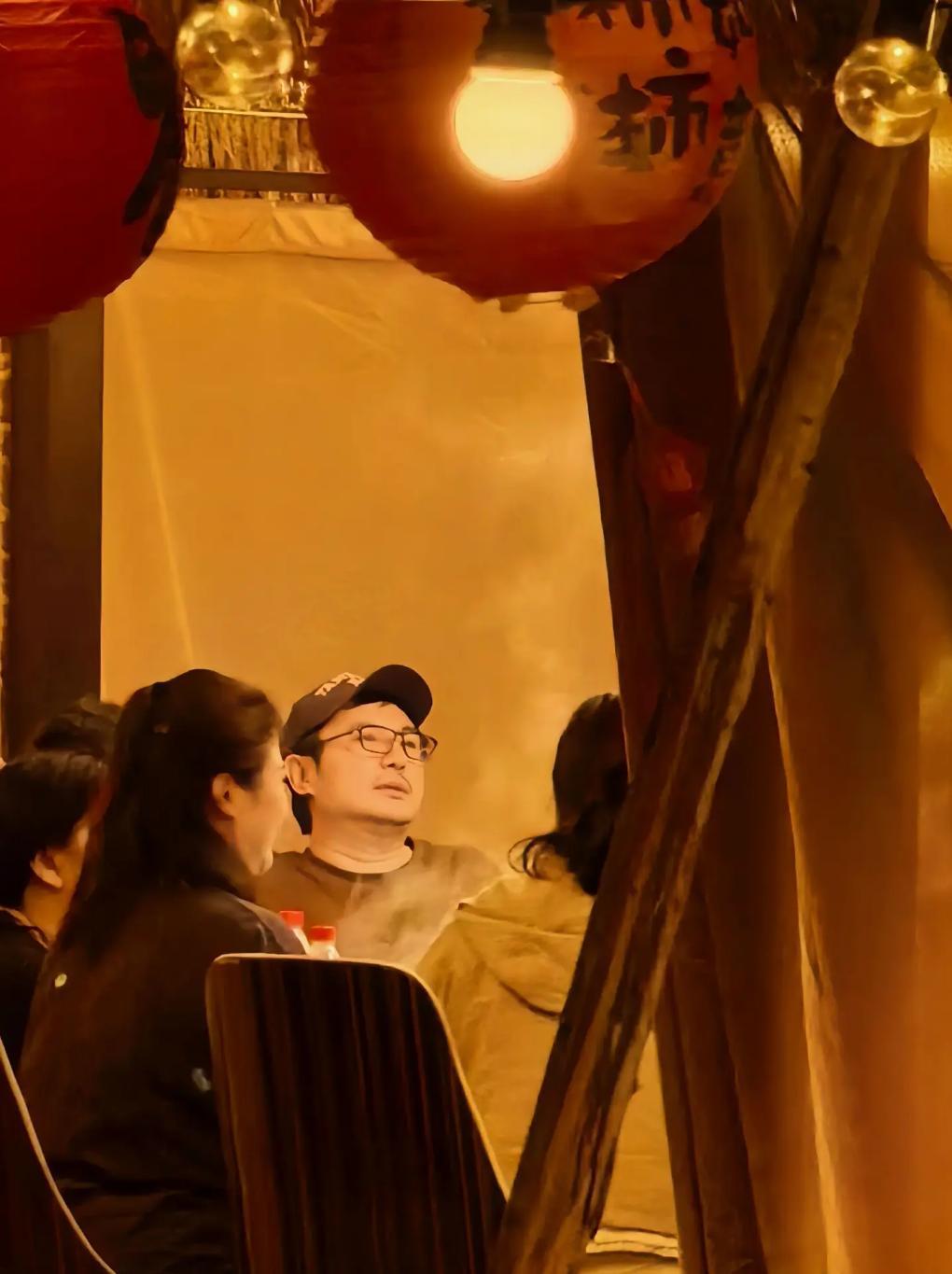 PP电子(中国)-明星过年大型 “卸妆现场”！全员恢复出厂设置，最接地气竟是他