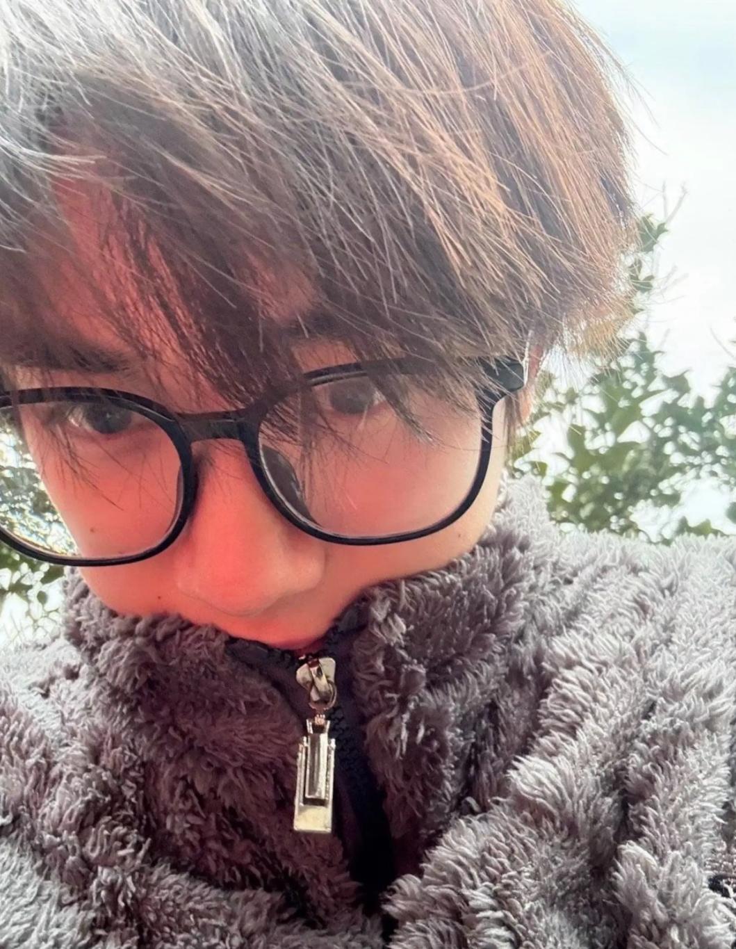 PP电子(中国)-明星过年大型 “卸妆现场”！全员恢复出厂设置，最接地气竟是他