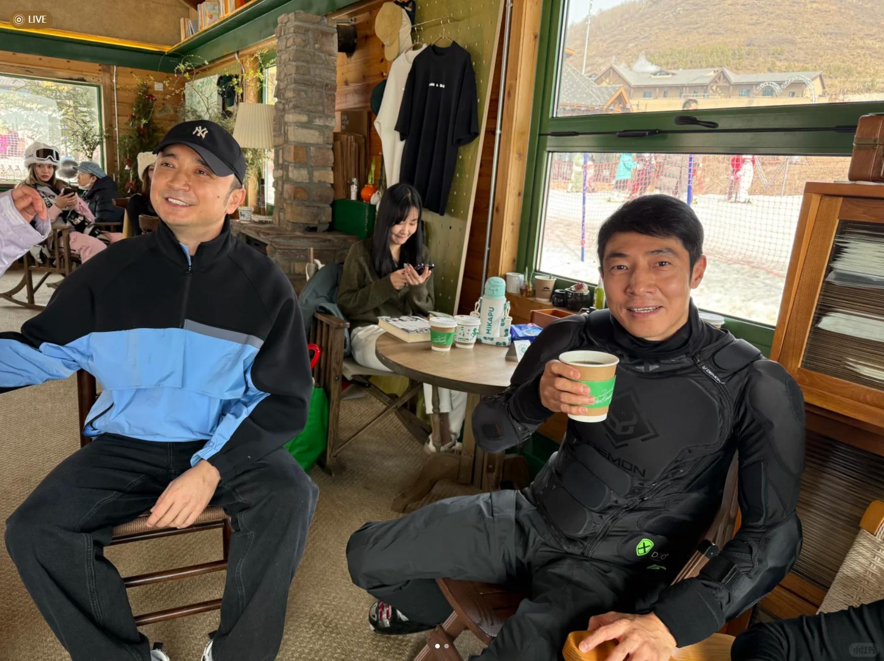 PP电子(中国)-明星过年大型 “卸妆现场”！全员恢复出厂设置，最接地气竟是他