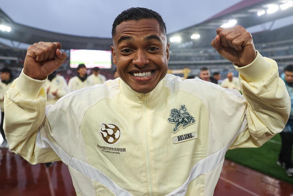 离谱？国安29岁外援遭不可明说的伤病 回国做手术感染+现已不能动