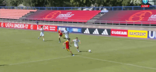 PP电子(中国)-半场:U17比利时1-0法国U17,德里森助攻贾登-塞克破门